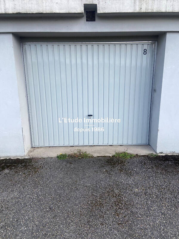 Parking à CALUIRE-ET-CUIRE