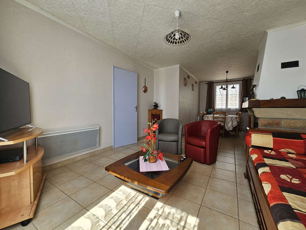 Maison à SAINT-DENIS-DU-PAYRE