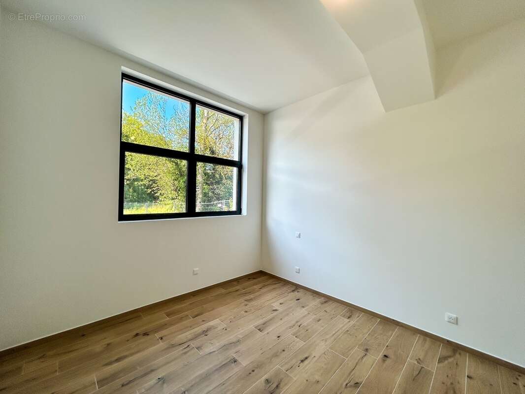 À vendre – Magnifique appartement T4 traversant de 196,16 m² au sol à Viuz-en-Sallaz - photo 9