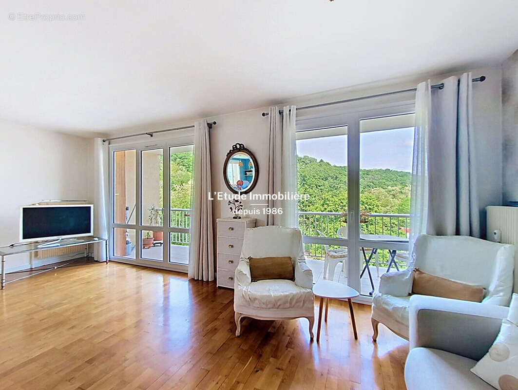 Appartement à FONTAINES-SUR-SAONE