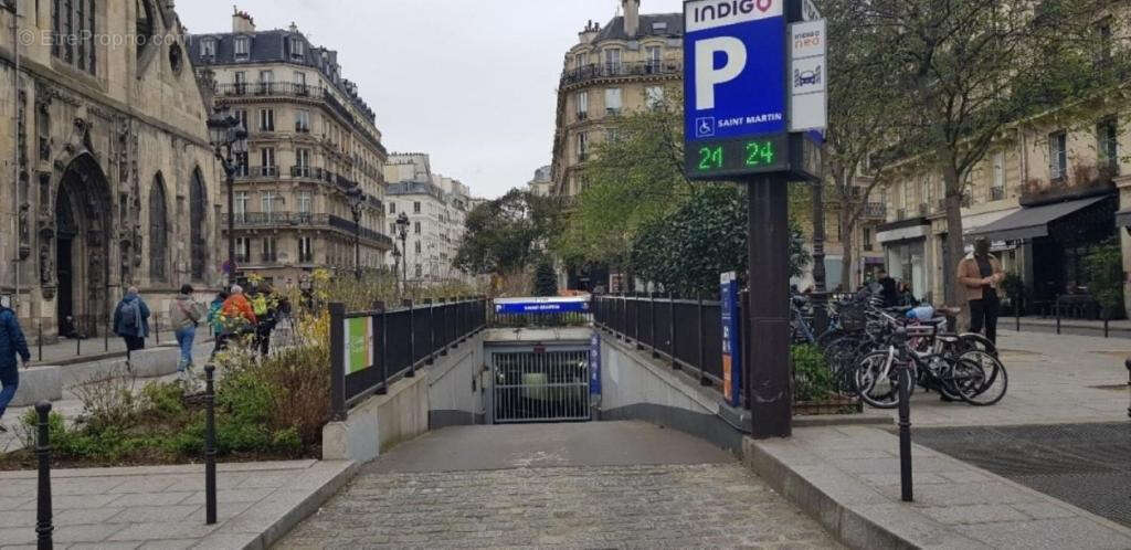 Parking à PARIS-3E
