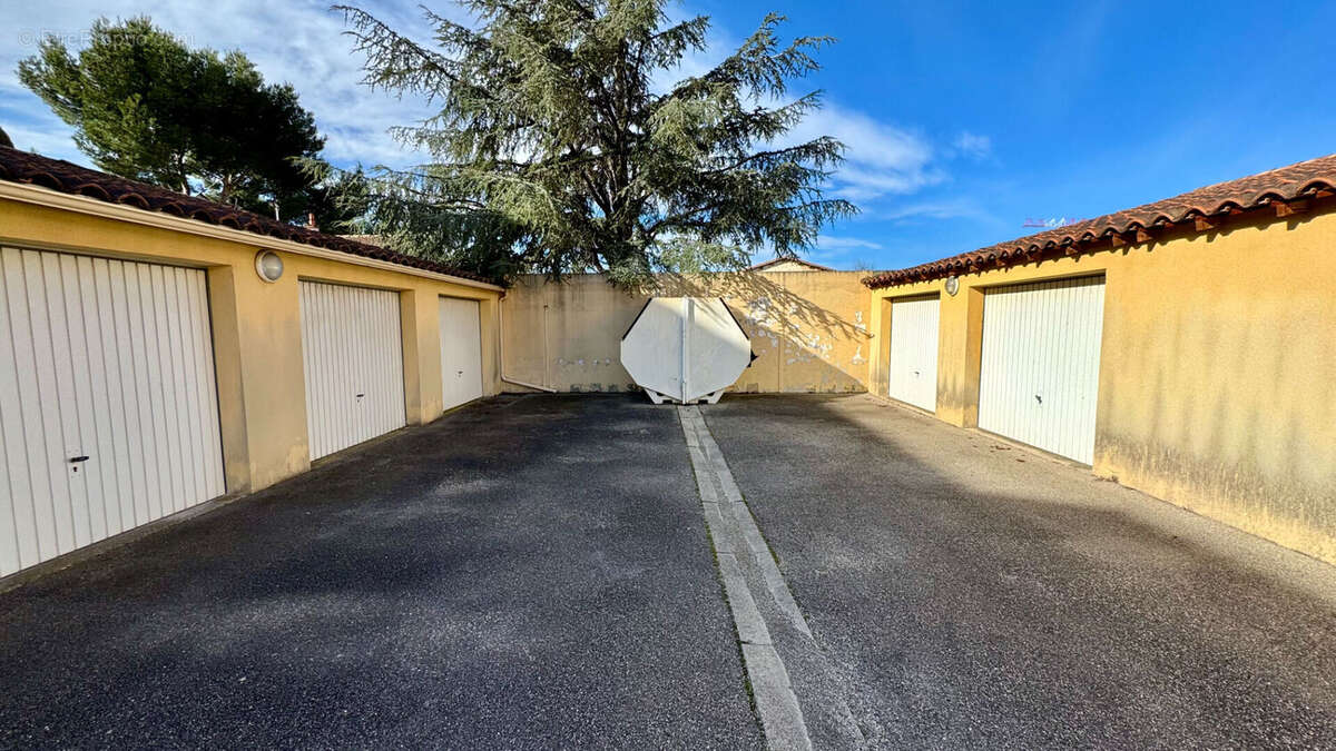 Commerce à CARPENTRAS