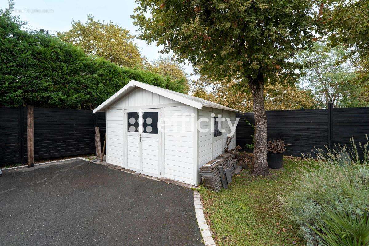 Maison 155 m² à Le Pian-Medoc  - photo 19