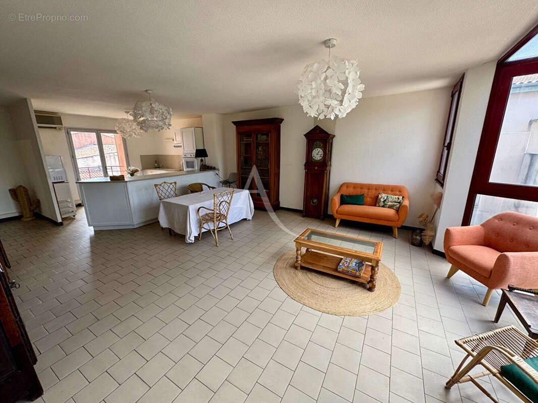 Appartement Nimes 3 pièce(s) 89.70 m2 - photo 2
