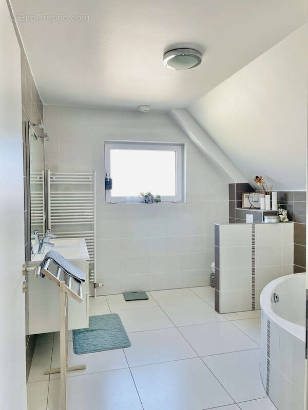 NIEDERHAUSBERGEN   COUP DE CŒUR ! Maison contemporaine 4/5 pièces   121 m2   Jardin   Terrasses   Garage doubl - photo 17