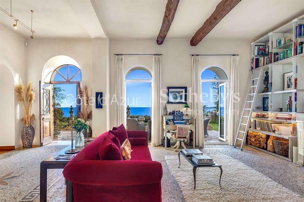 Maison à EZE