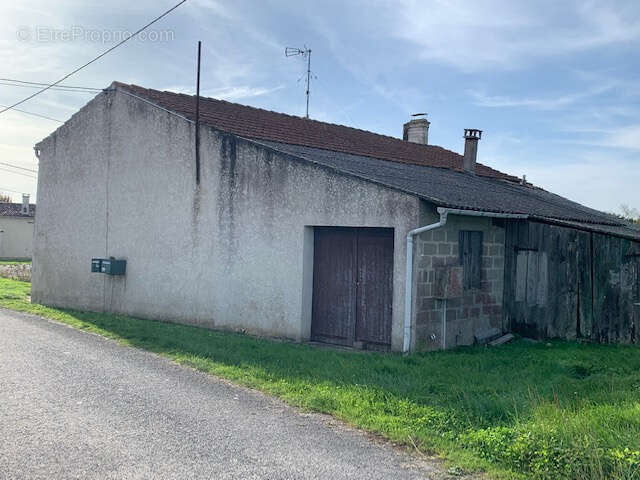 Maison à SAINT-THOMAS-DE-CONAC