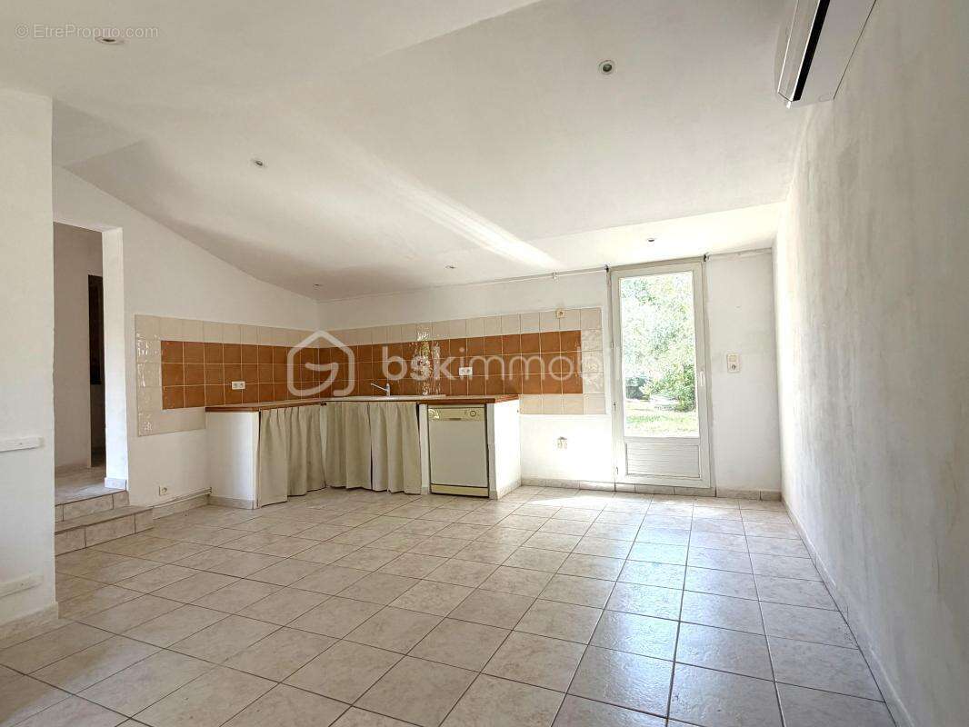 Rare à la vente : propriété avec dépendance indépendante à Saint-Saturnin-les-Apt - photo 21
