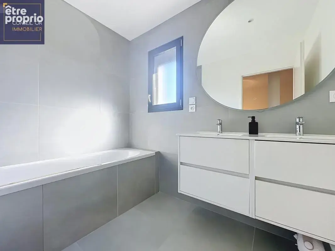 Maison contemporaine 126 m² – 5 pièces, 3 chambres, jardin et terrasse de 40 m² – Sérézin-du-Rhône - photo 13