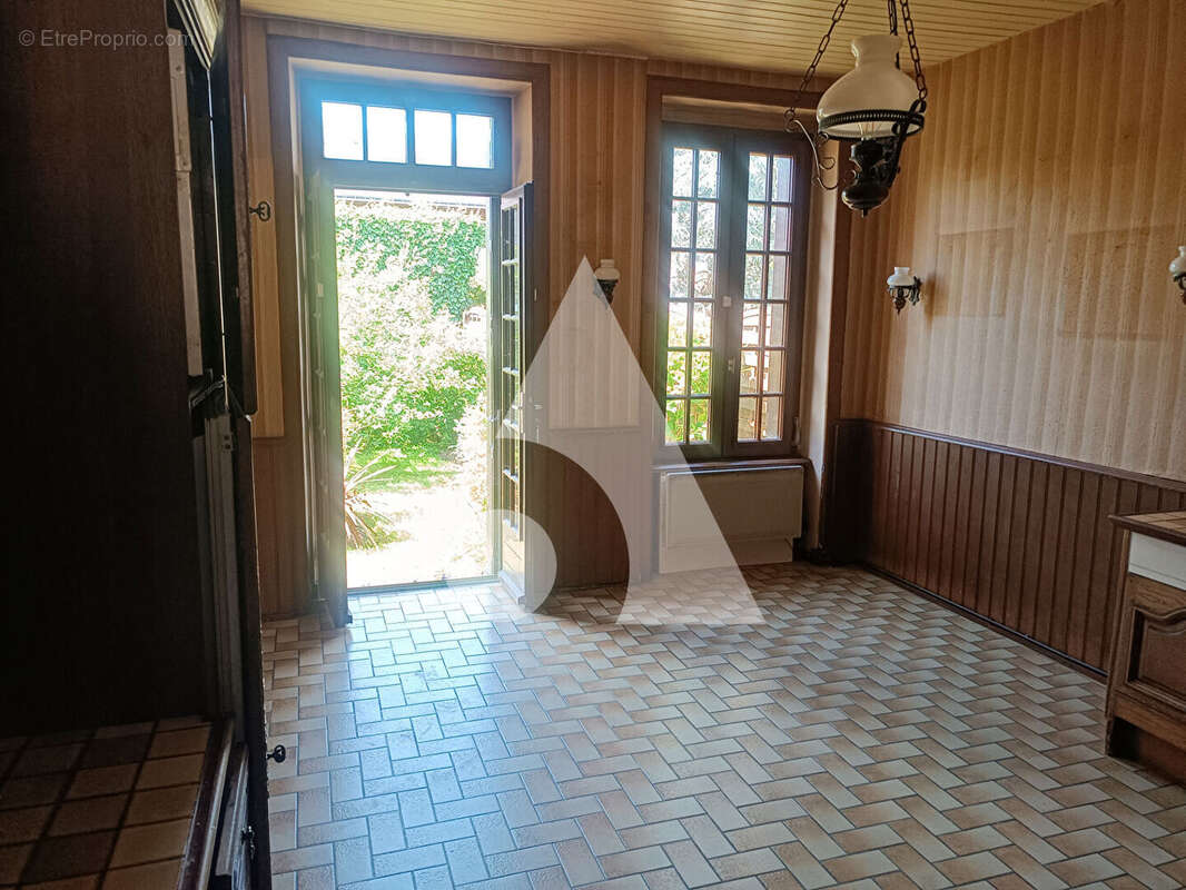 Maison à JUGON-LES-LACS
