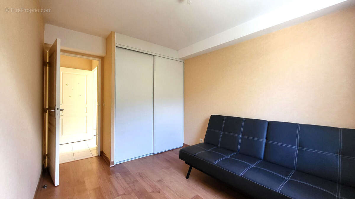 Appartement, résidence récente à Lons le Saunier, 2 CH, terrasse, stationnements, - photo 6