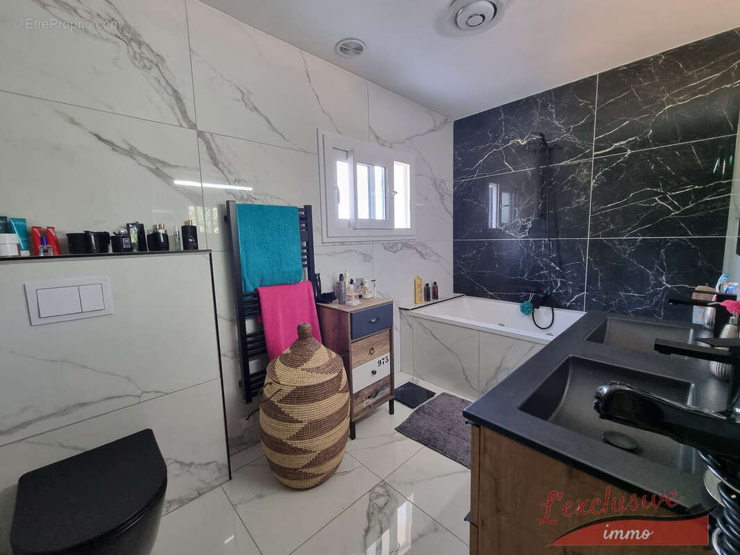 Maison à SAINT-JULIEN