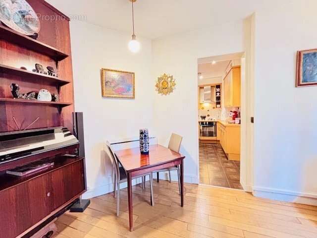 Paris 7e – Avenue de la Bourdonnais / Champ-de-Mars – Élégant 3 pièces de 51 m² – 4e étage avec ascenseur – Charme de l'ancien - photo 10