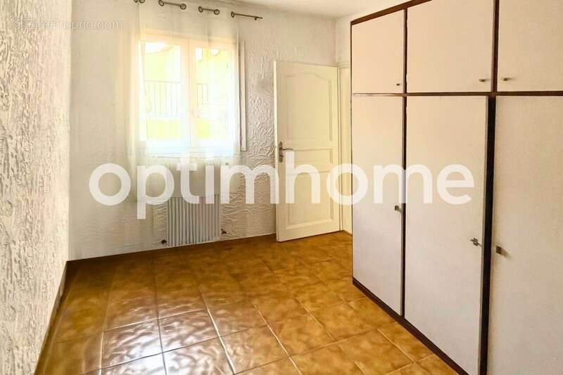 Maison à SAINT-LAURENT-DU-VAR