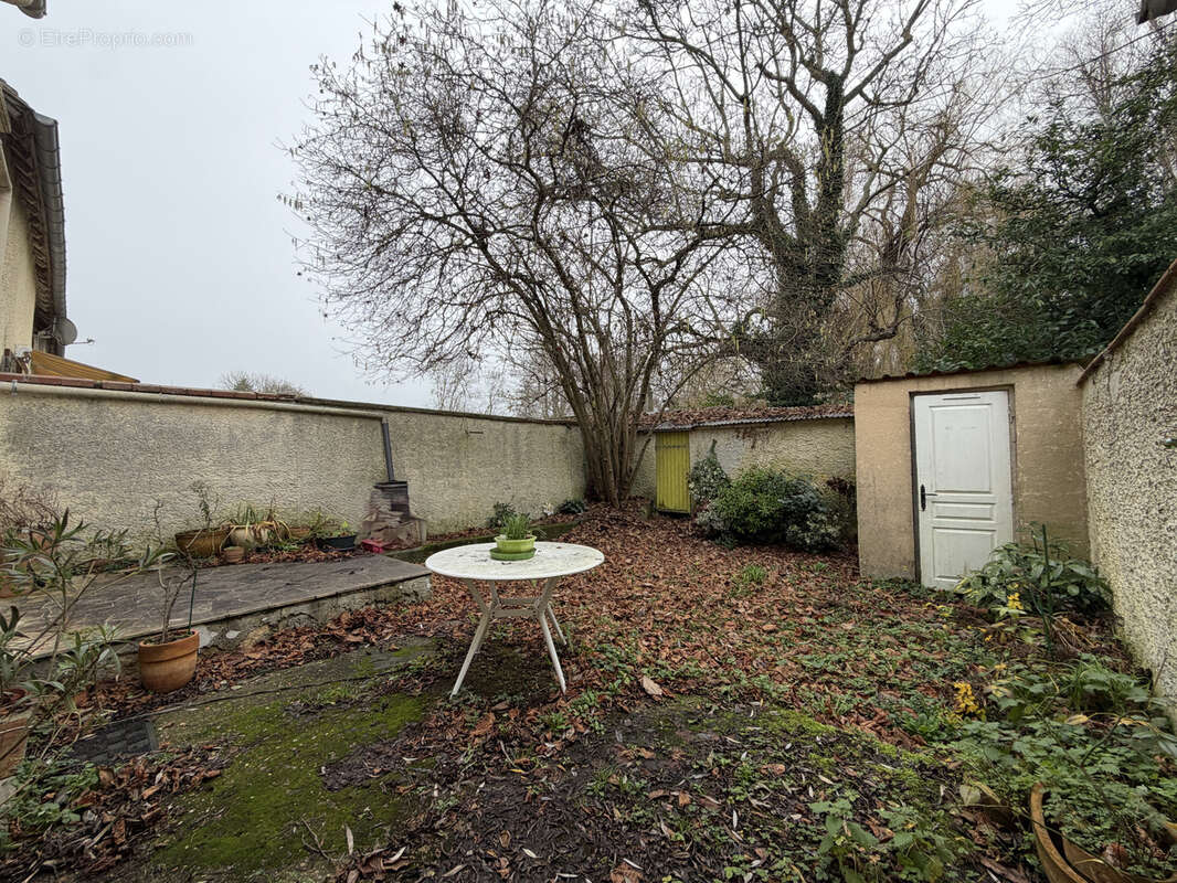 Maison à HOUDAN