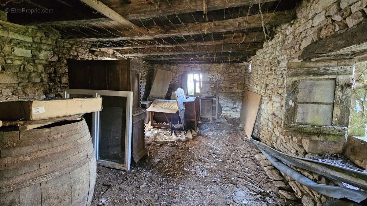 Maison à CENEVIERES