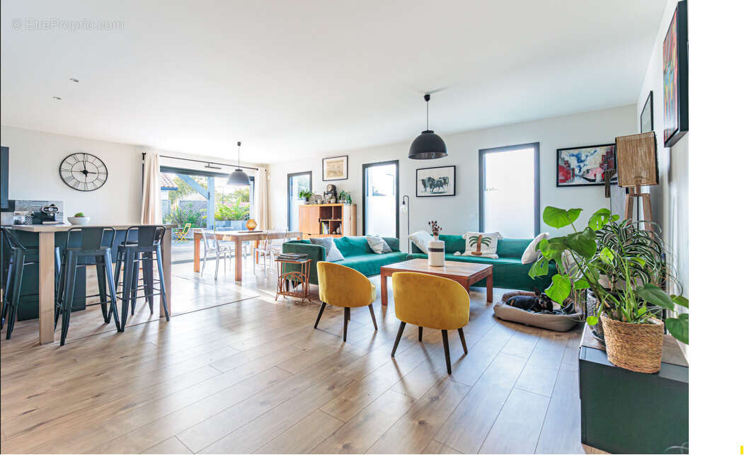 Maison à BASSUSSARRY