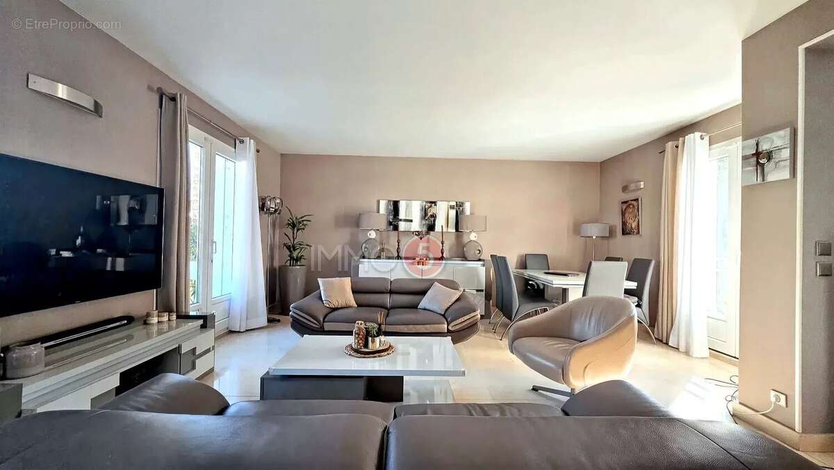 Maison à VILLEMOMBLE