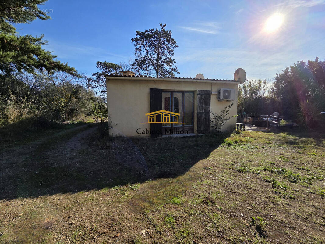 Maison à VIC-LA-GARDIOLE