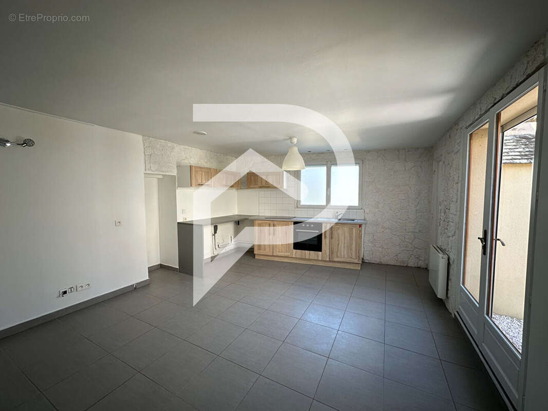 Maison à LE PLESSIS-BELLEVILLE