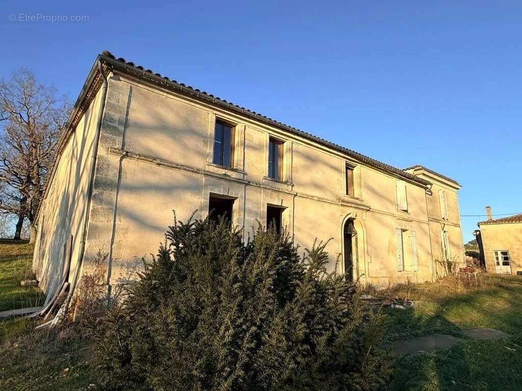 Maison à CIVRAC-DE-BLAYE