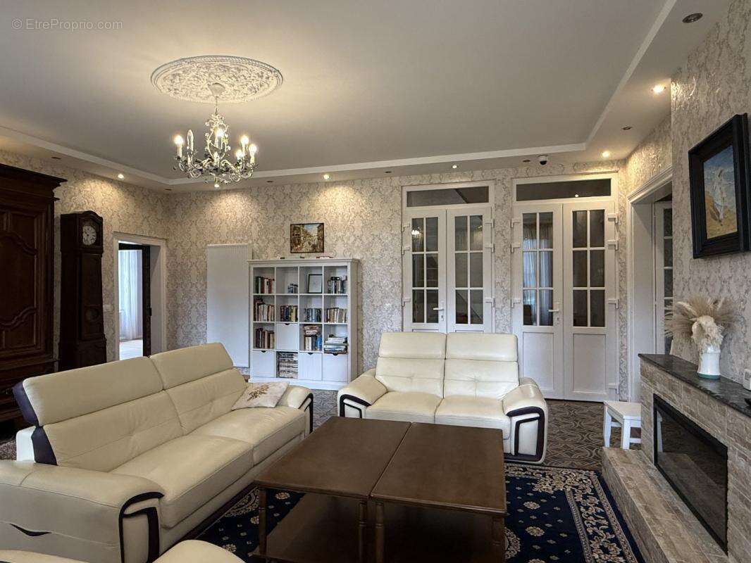 Maison à CASTELNAU-D'AUZAN