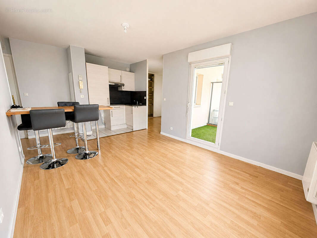 Appartement à MAINVILLIERS