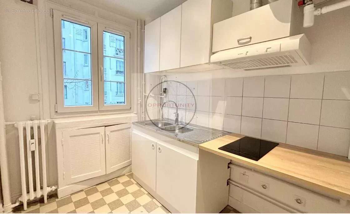 Appartement à PARIS-20E