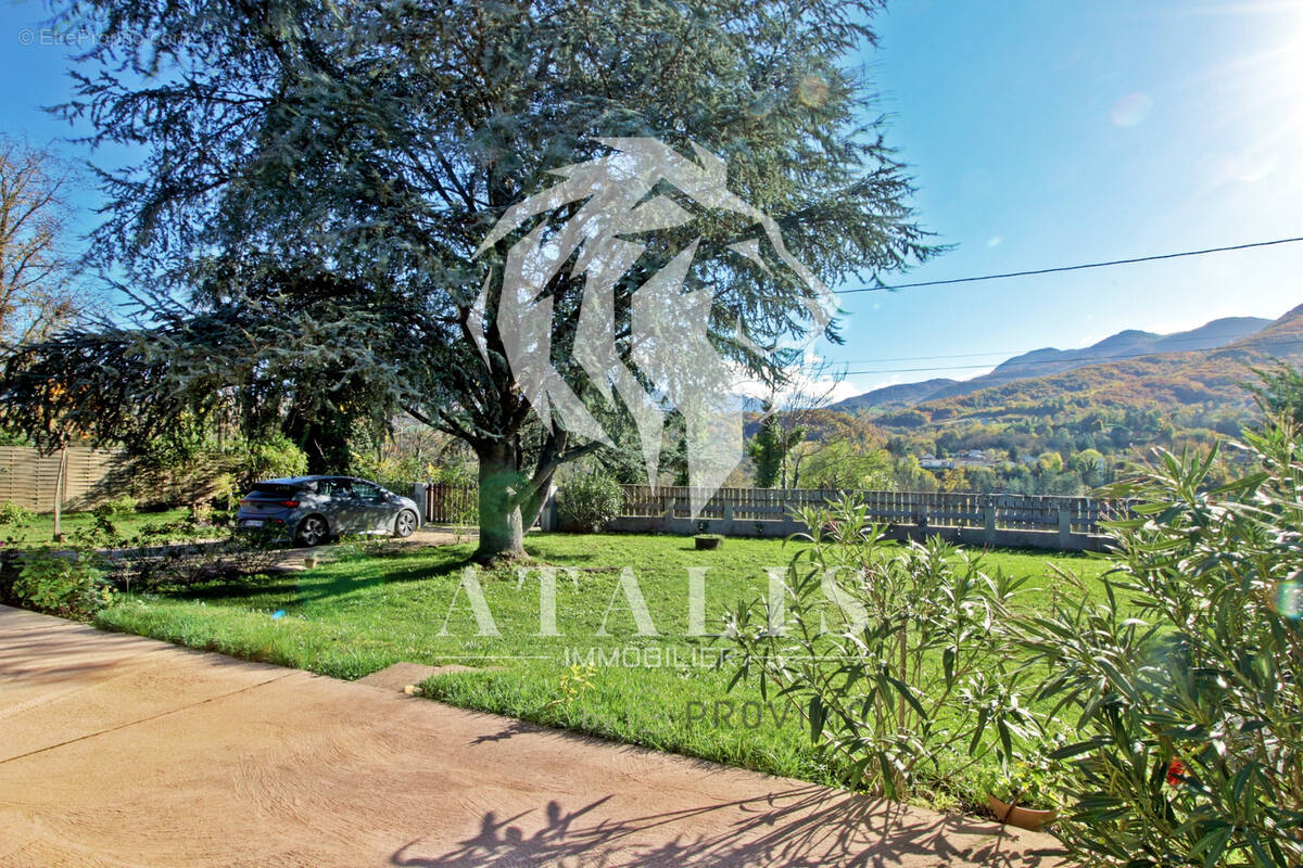 Maison à SAINT-JUST-DE-CLAIX