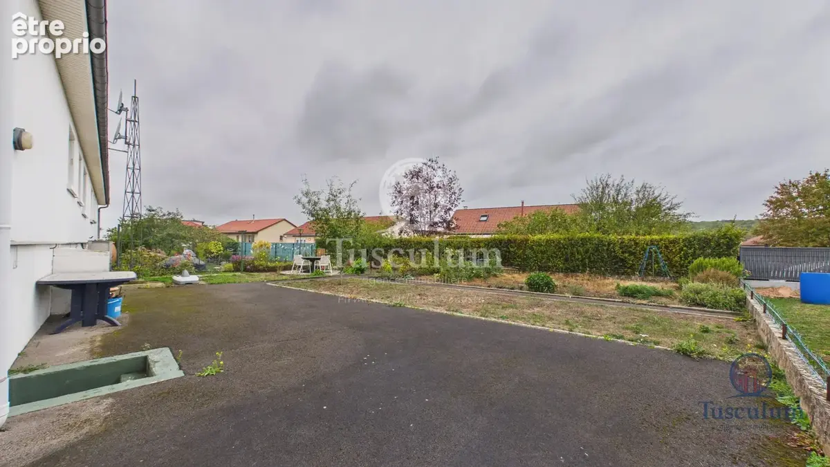 BERTRANGE – Maison familiale avec jardin, terrasses et garage - photo 2