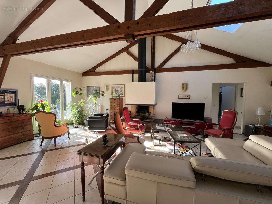 Maison à SAINTRY-SUR-SEINE
