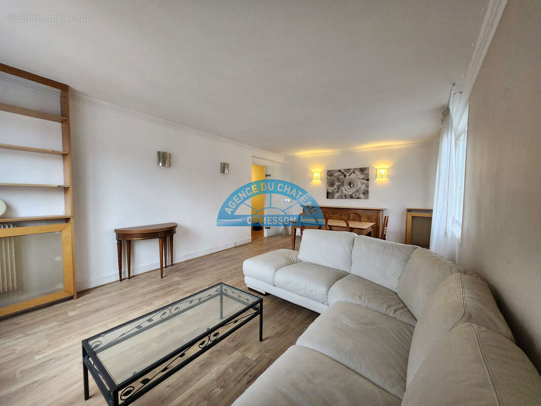 Appartement à SAINT-MAUR-DES-FOSSES