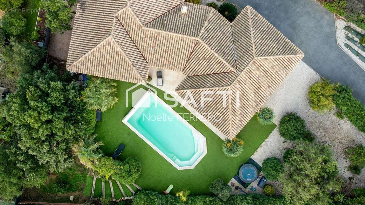 Photo 2 - Maison à FREJUS