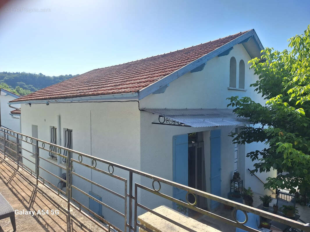 Authentique longère avec jardin, dépendance et 4 chambres   Au cœur de Sauveterre-la-Lémance - photo 2