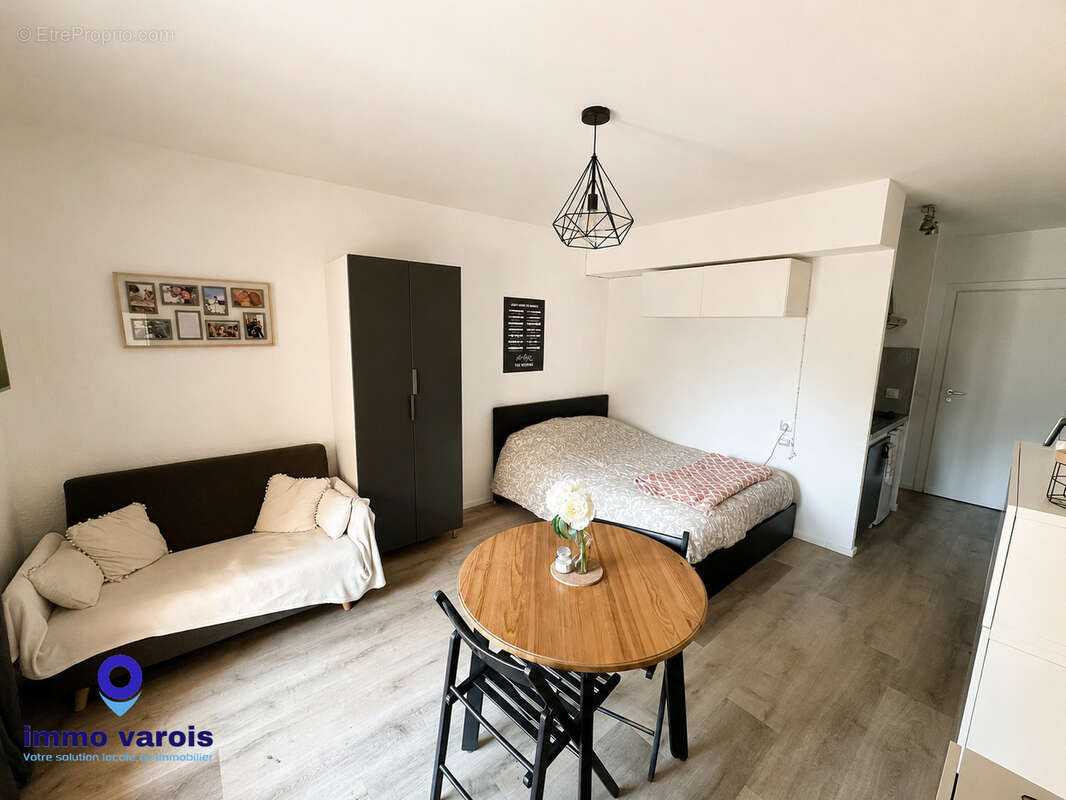 La garde - studio avec terrasse et parking - photo 3