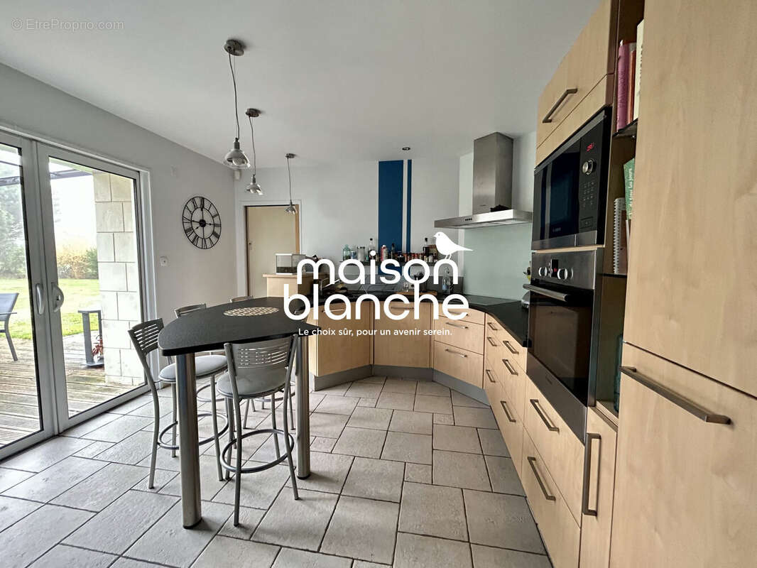 Maison à PELLOUAILLES-LES-VIGNES