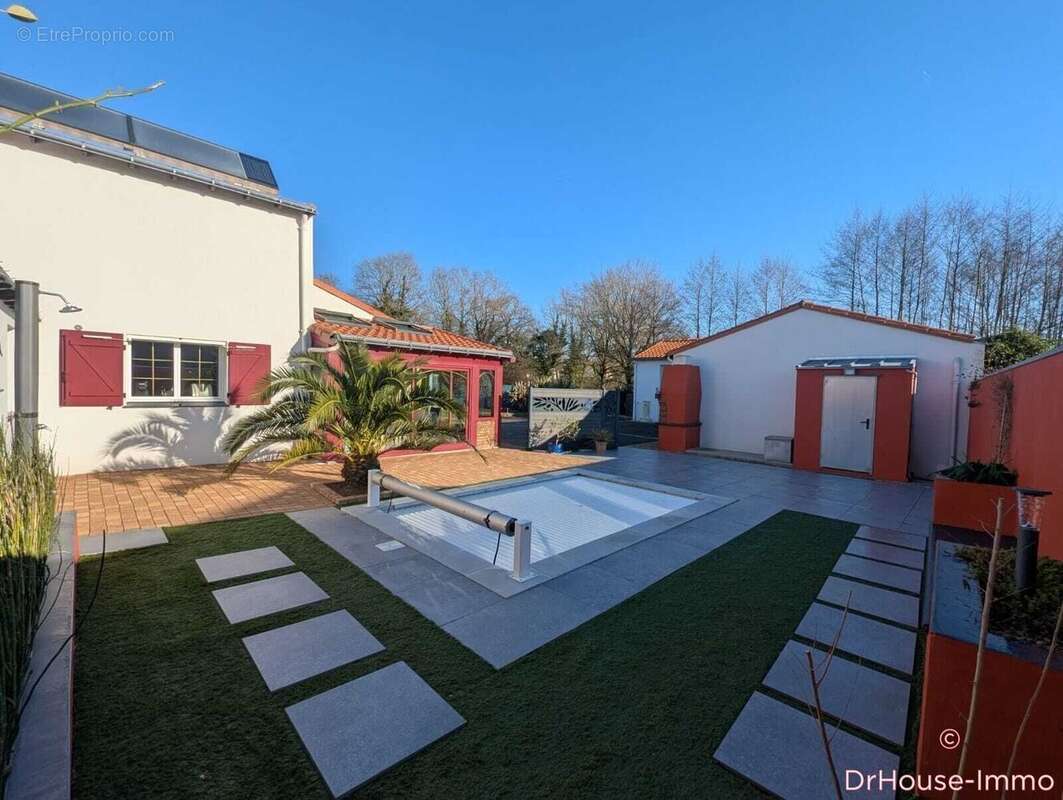 Maison à LEGE