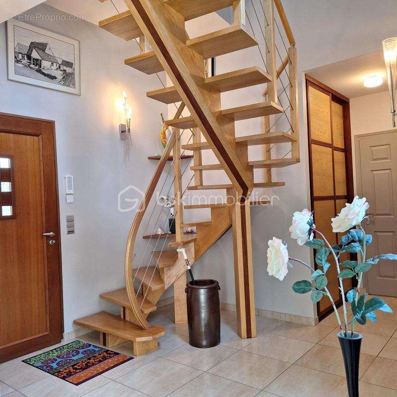 Maison à COMMER