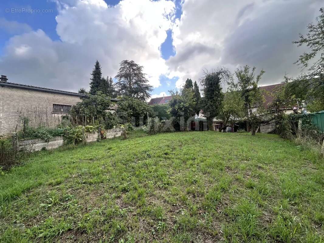 Maison à LONS-LE-SAUNIER