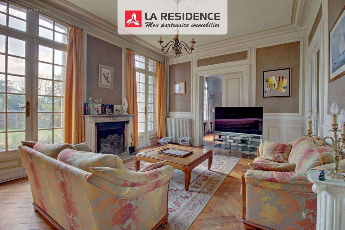 Maison à SAINT-ETIENNE-DU-ROUVRAY