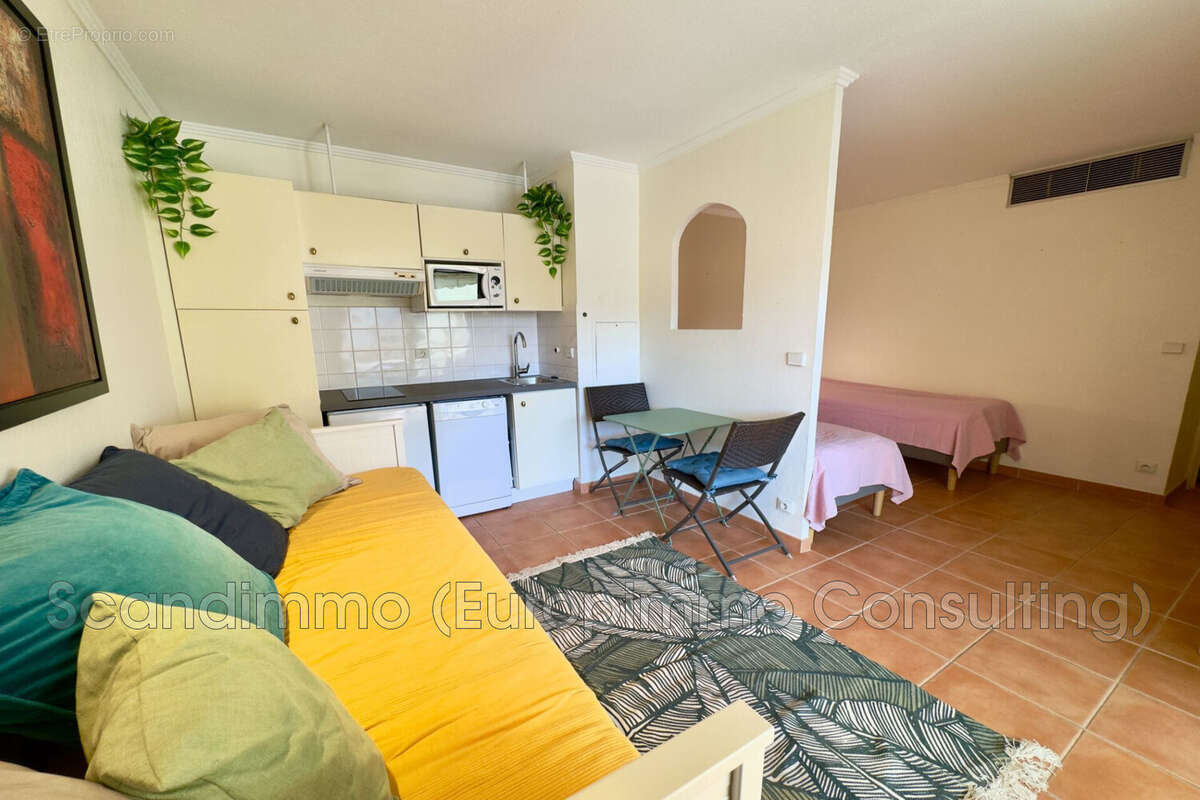 Appartement à MANDELIEU-LA-NAPOULE