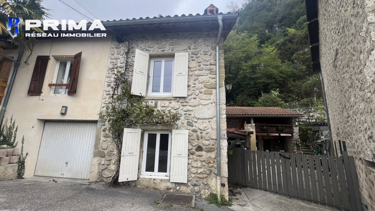 Maison à LA BUISSE