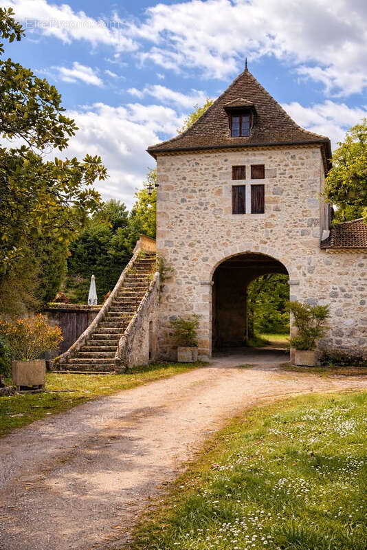 Maison à MEZIN