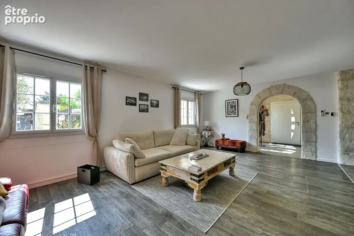 PROPRIETE Nimes 300 m2 Terrain 7.050 m2 avec piscine, pool-house, hangar et dépendances - photo 11
