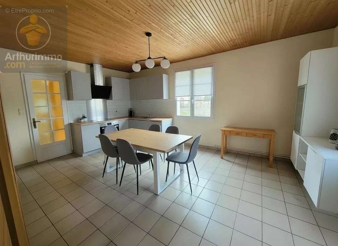 Maison à BOUIN