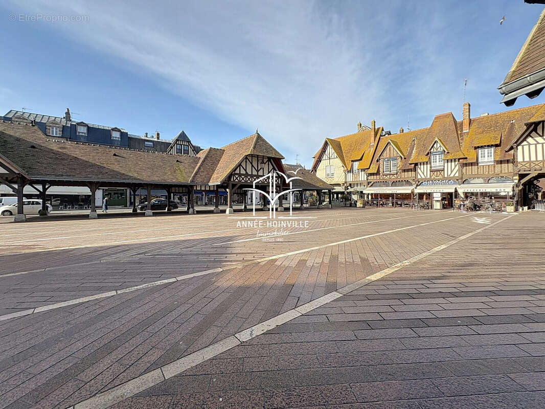 Commerce à DEAUVILLE