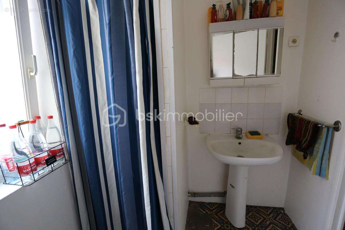 Maison de ville, 103 m2 habitables, actuellement 2 chambres mais potentiel à développer - photo 5