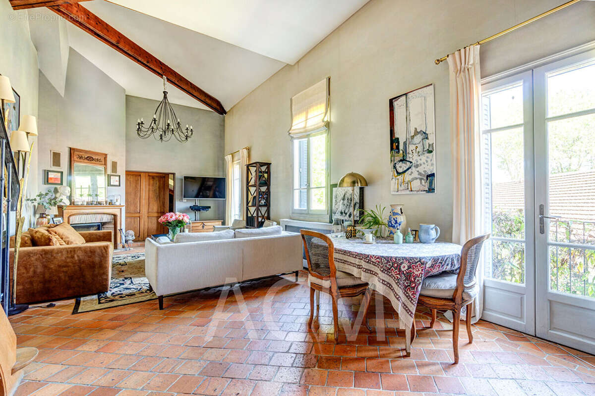 Maison à MAISONS-LAFFITTE