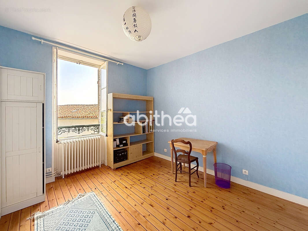 Ruffec Maison de ville 178 m2 3 chambres - photo 14