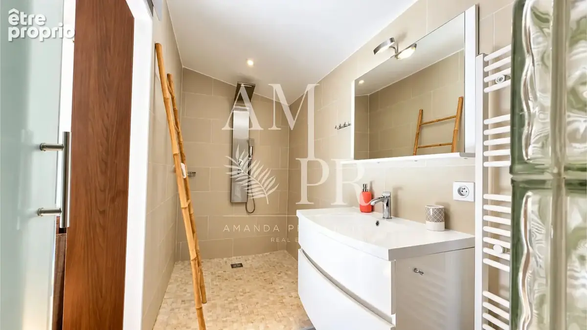 Cannes – Croix-des-Gardes  Villa d’Architecte Contemporaine de 210 m² au Cœur d’un Domaine Privé et Sécurisé - photo 20